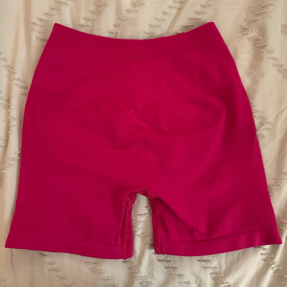 LAST CHANCE Alphalete Ampily Shorts